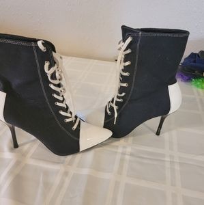 Spirit Black-and-white high heel pointed shoes